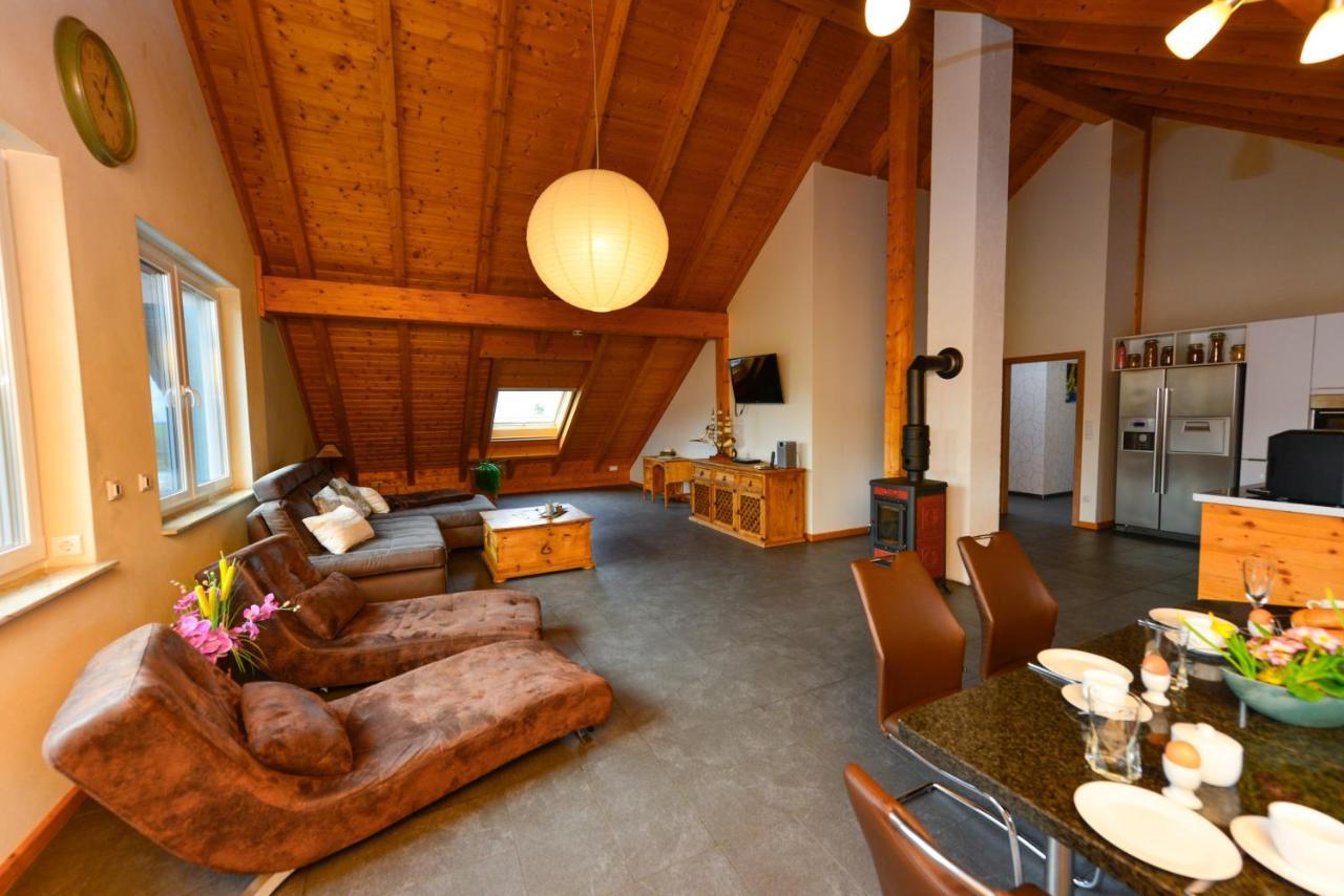 Ferienwohnung Im Erzgebirge Langenweissbach Esterno foto