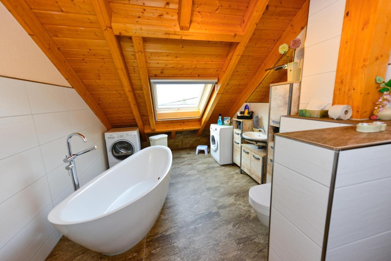 Ferienwohnung Im Erzgebirge Langenweissbach Esterno foto